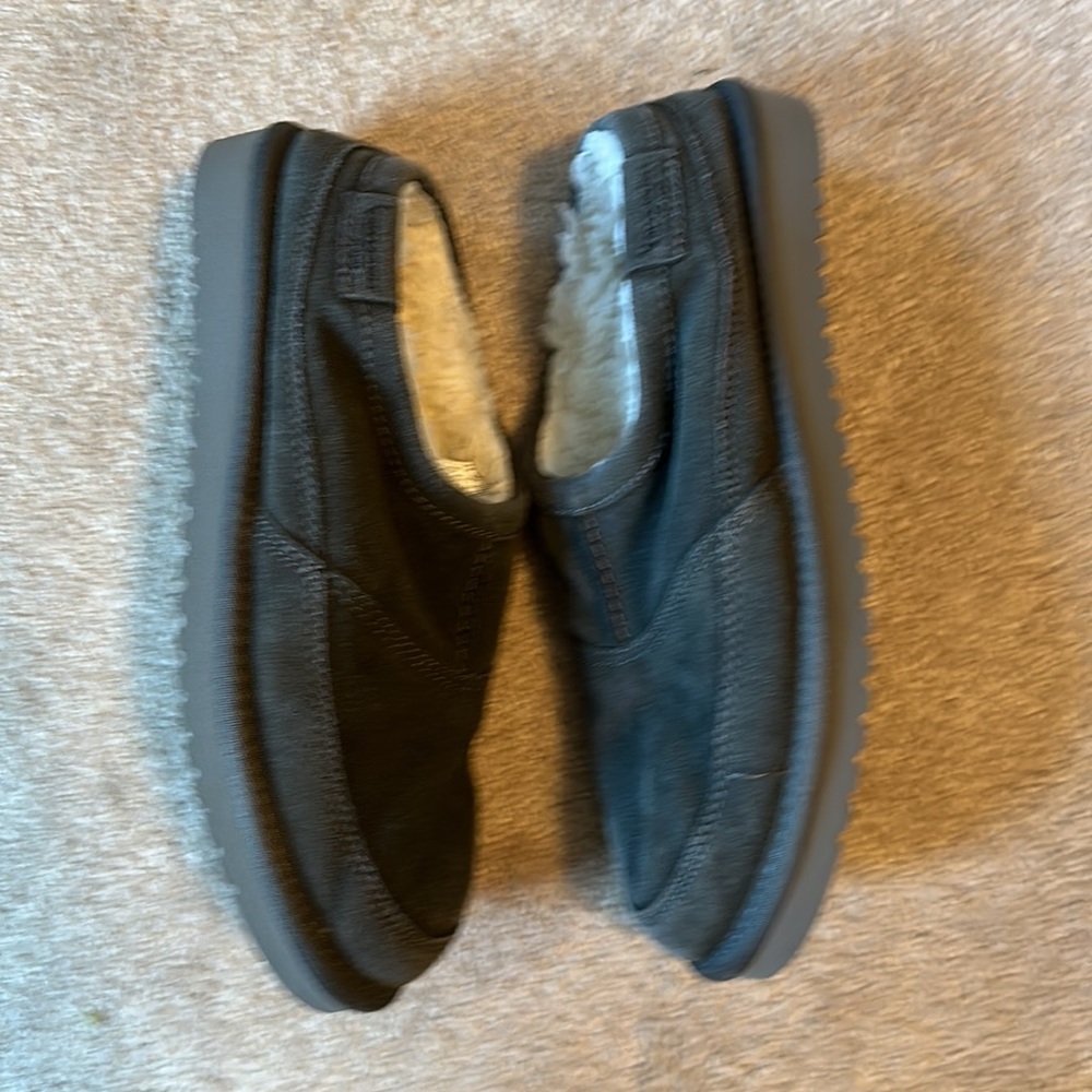 Koolaburra By Uggs men’s size 10 slides - Picture 3 of 4